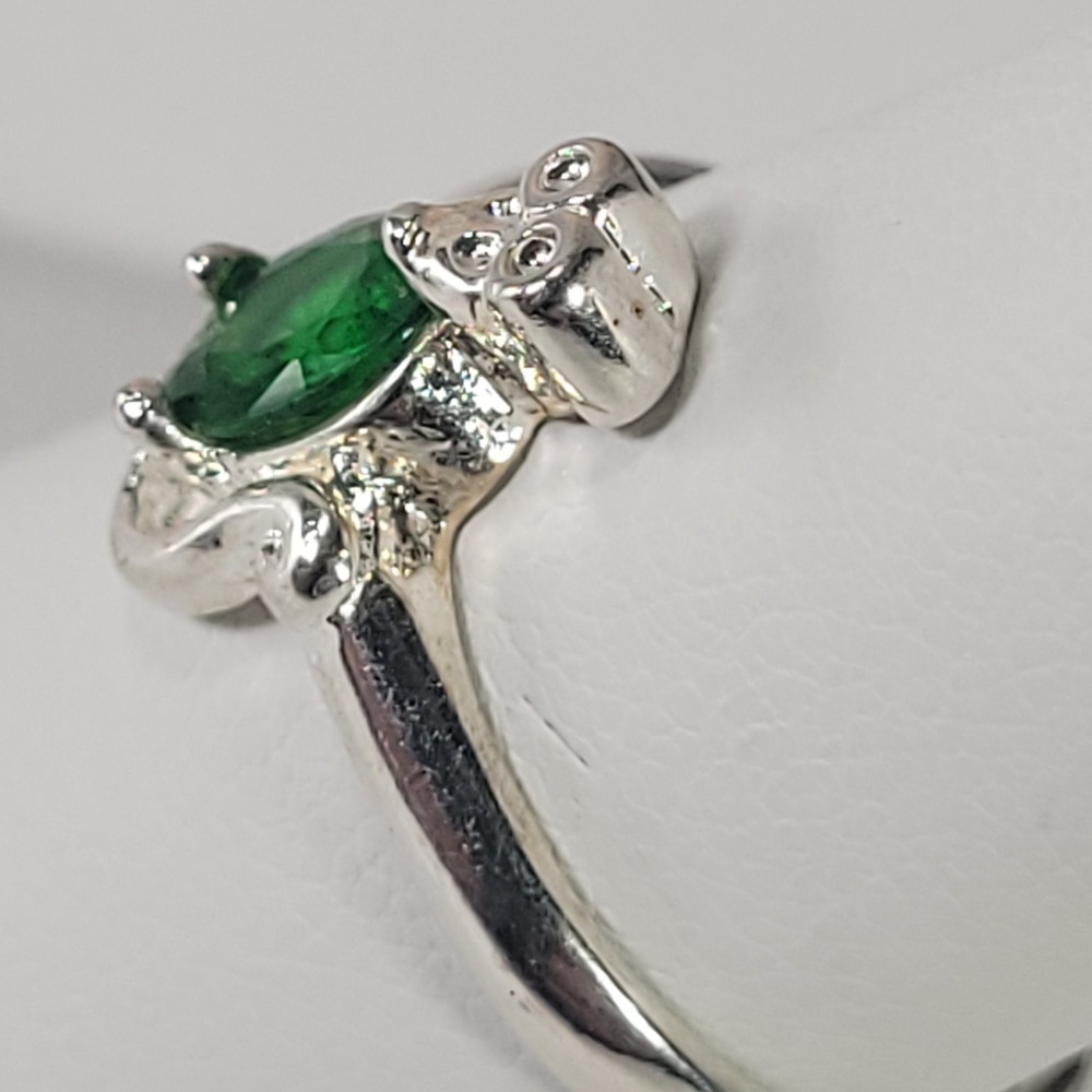 Cat Ring Women Size 7.75 Silver Tone Green Glass Body Animal Whimsical Jewelry - Picture 2 of 5